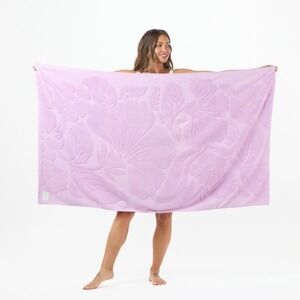 Aloha Collection LAVA OS Helupua Beach Towel Lavande New With Tags